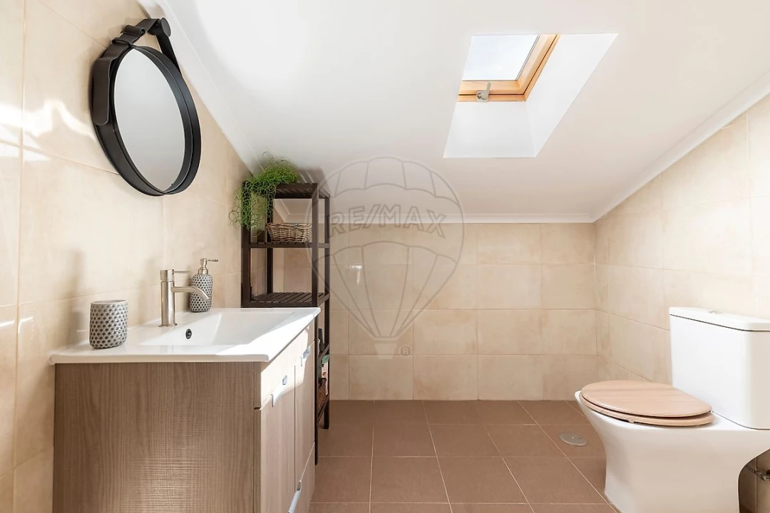 Moradia T5 para Venda em Carvoeira e Carmões Foto 26