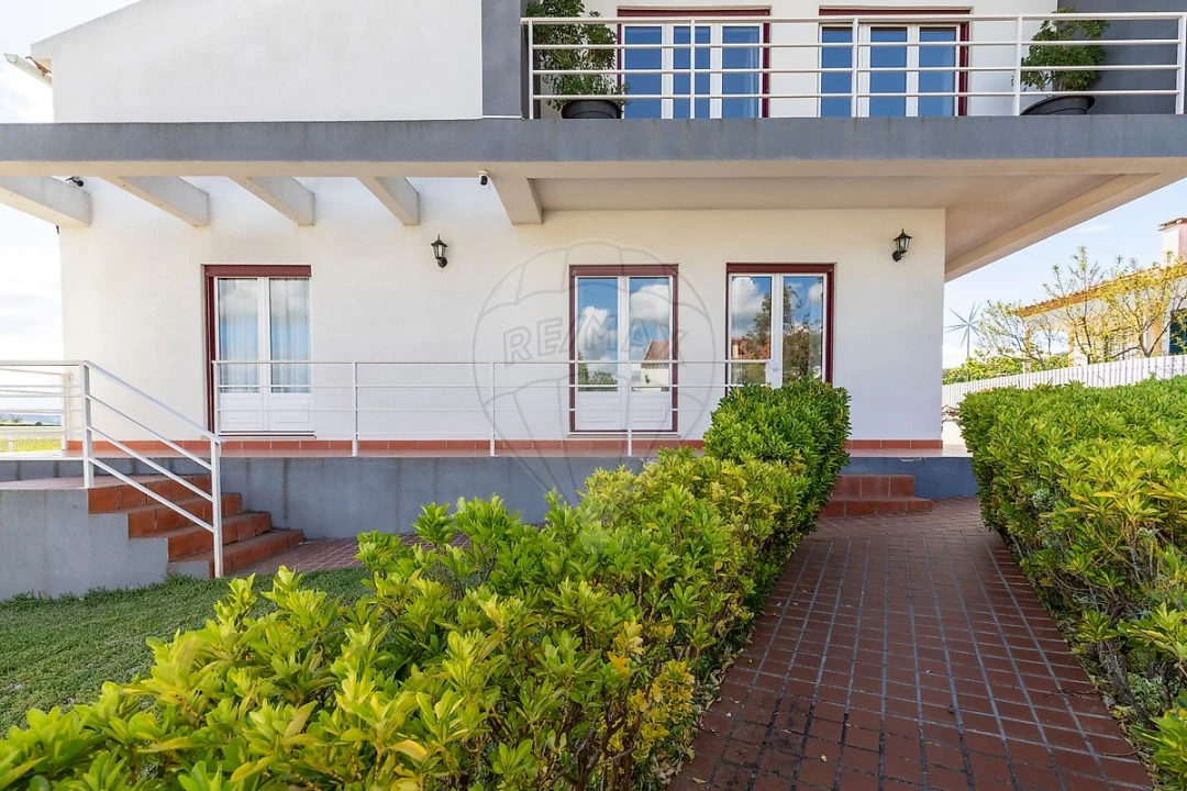 Moradia T5 para Venda em Carvoeira e Carmões Foto 5