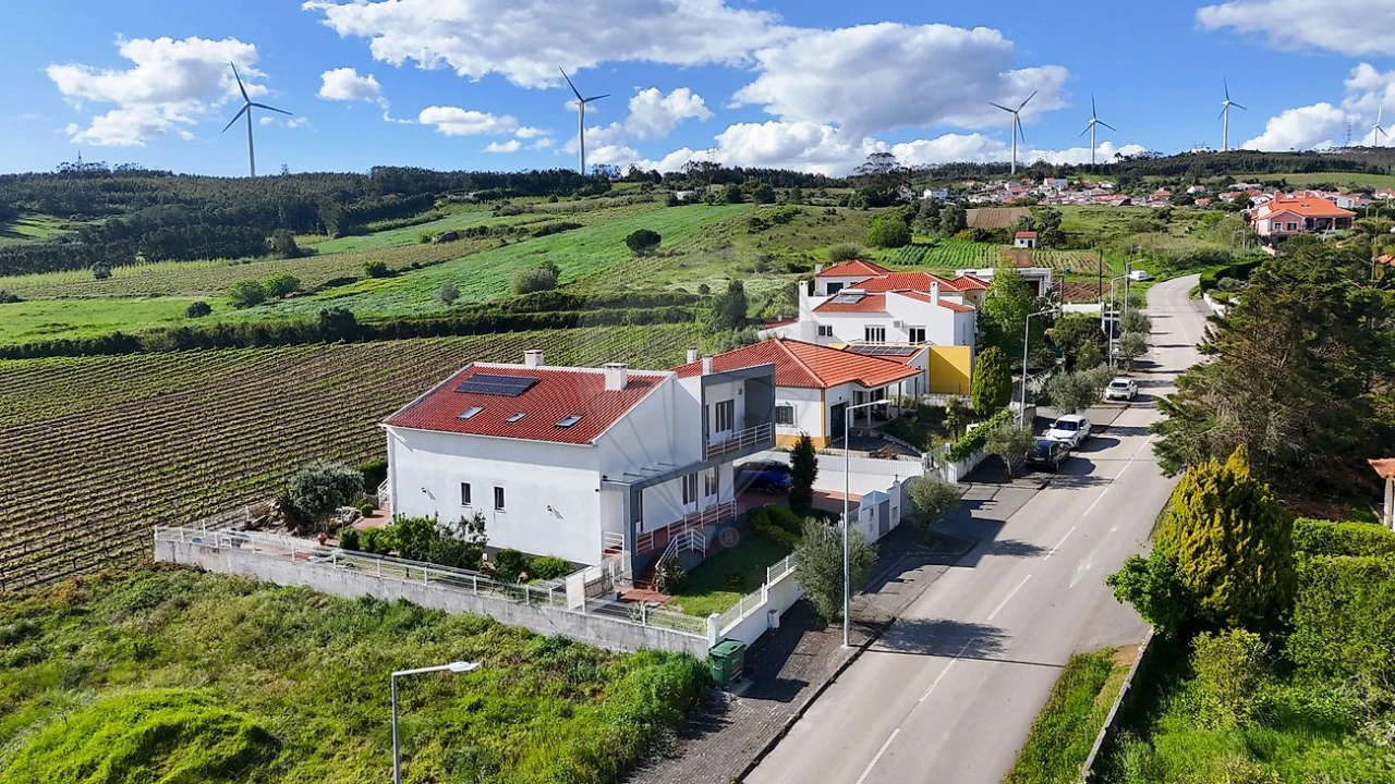 Moradia T5 para Venda em Carvoeira e Carmões Foto 46