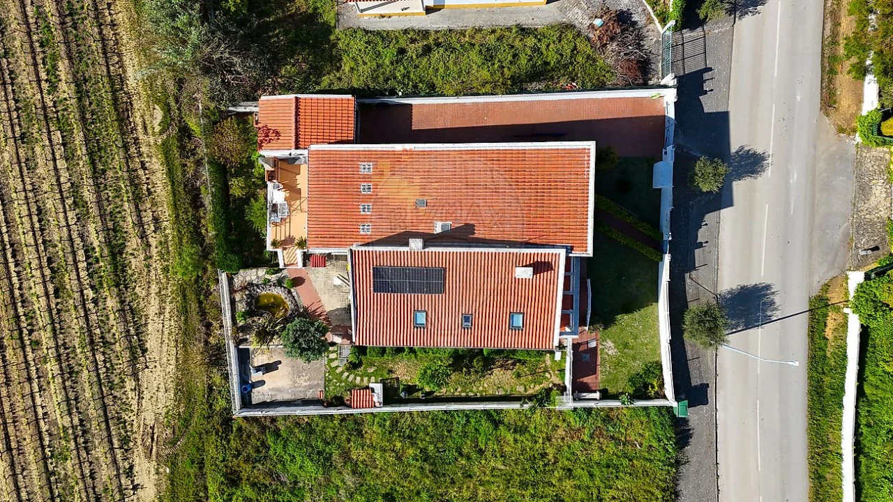 Moradia T5 para Venda em Carvoeira e Carmões Foto 45