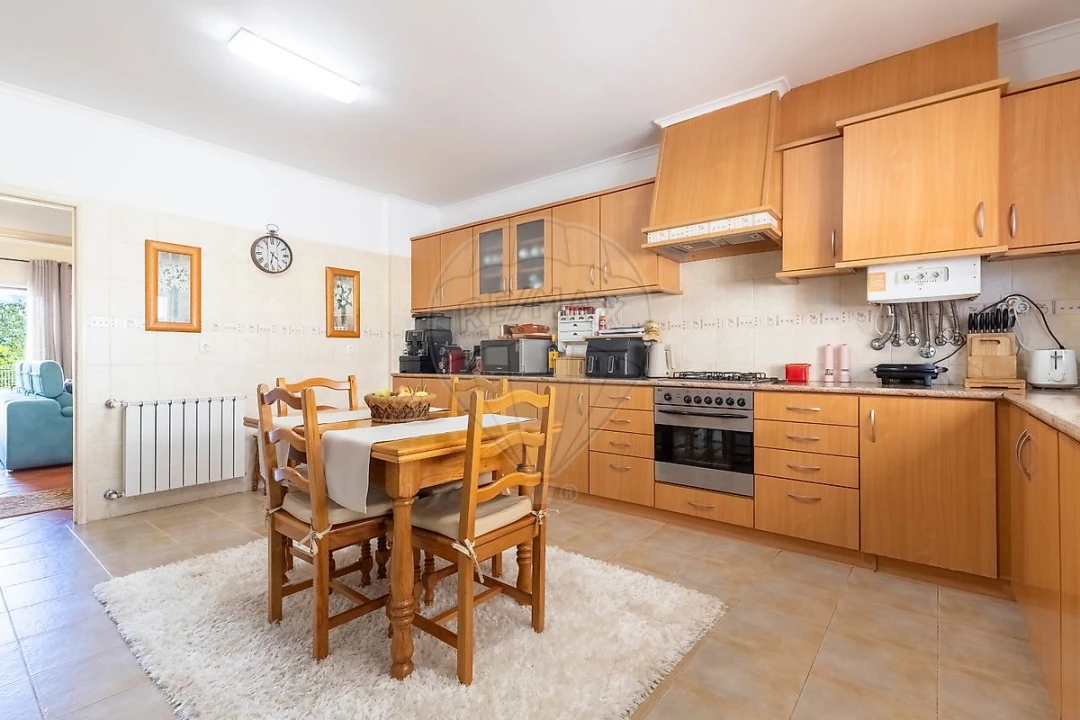 Moradia T5 para Venda em Carvoeira e Carmões Foto 10