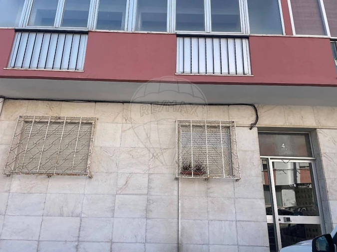 Apartamento T1 para Venda em Queluz e Belas Foto 2