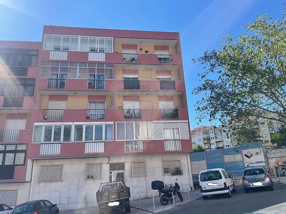 Apartamento T1 para Venda em Queluz e Belas Foto 6