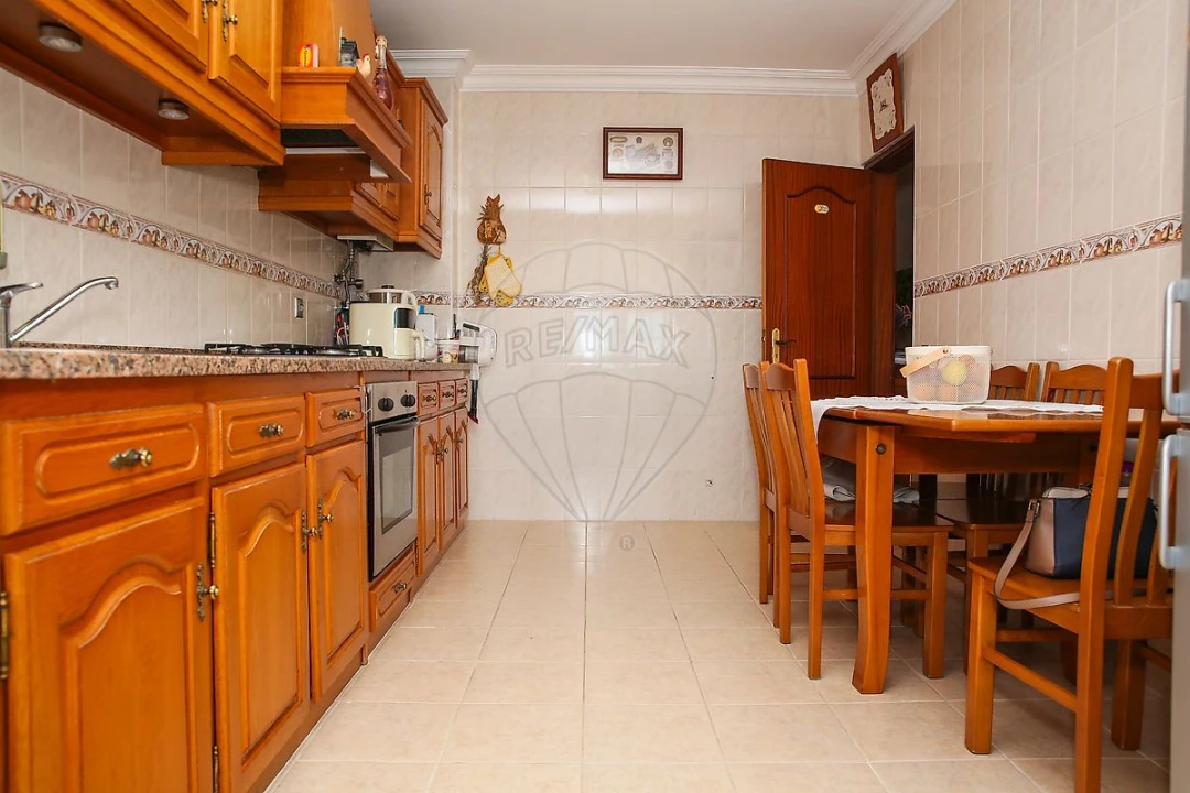 Apartamento T2 para Venda em Aveiras de Baixo Foto 1