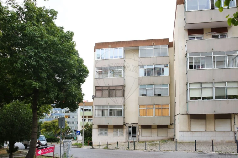 Apartamento T2 para Venda em Póvoa de Santa Iria e Forte da Casa Foto 3