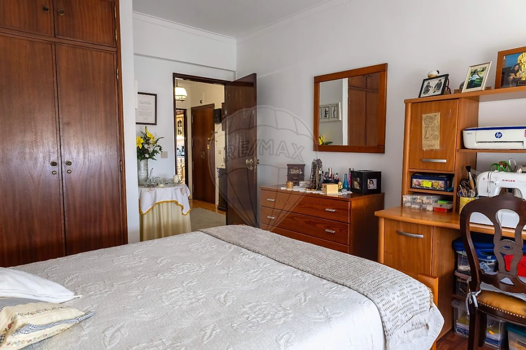 Apartamento T2 para Venda em São Domingos de Rana Foto 9