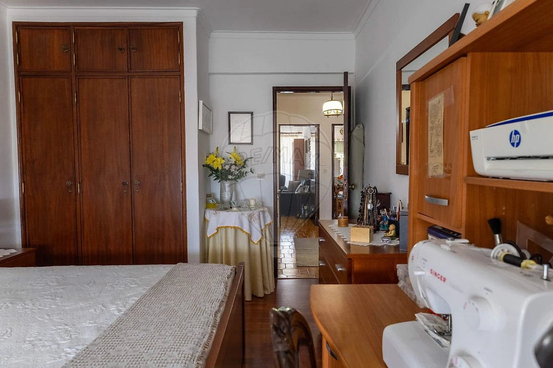 Apartamento T2 para Venda em São Domingos de Rana Foto 7