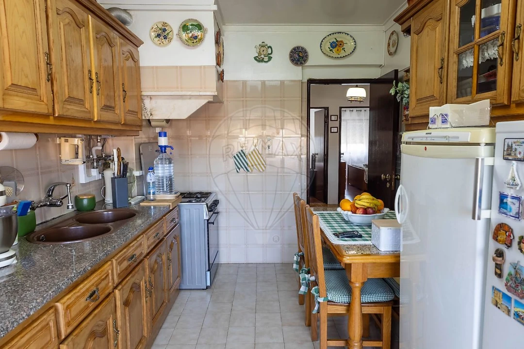 Apartamento T2 para Venda em São Domingos de Rana Foto 13