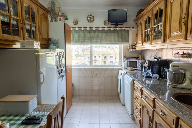 Apartamento T2 para Venda em São Domingos de Rana Foto 12