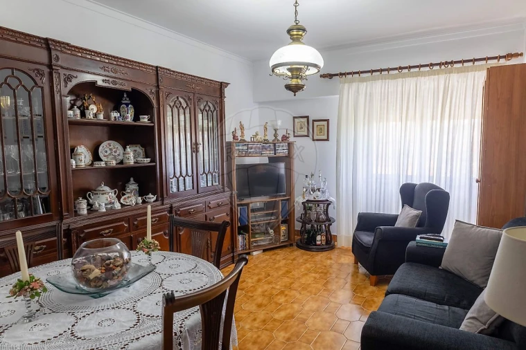 Apartamento T2 para Venda em São Domingos de Rana Foto 14