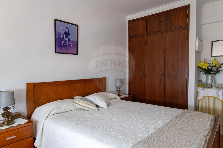 Apartamento T2 para Venda em São Domingos de Rana Foto 6