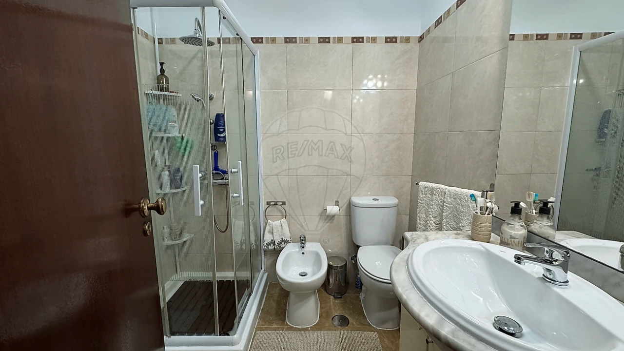 Apartamento T2 para Venda em São Domingos de Rana Foto 27
