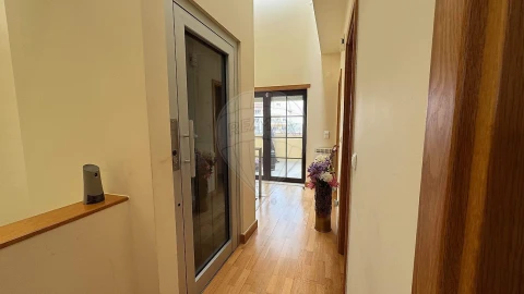 Moradia T3 para Venda em Carcavelos e Parede