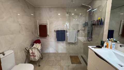 Moradia T3 para Venda em Carcavelos e Parede