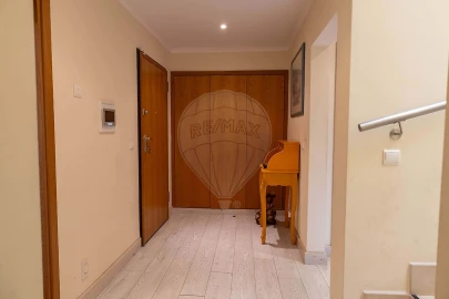 Moradia T3 para Venda em Carcavelos e Parede