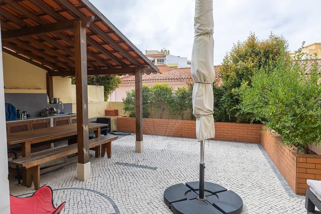 Moradia T3 para Venda em Carcavelos e Parede Foto 3