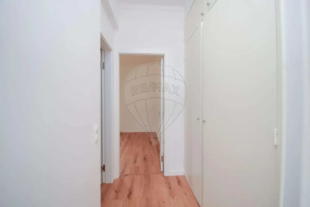 Apartamento T2 para Arrendamento em Agualva e Mira-Sintra Foto 3