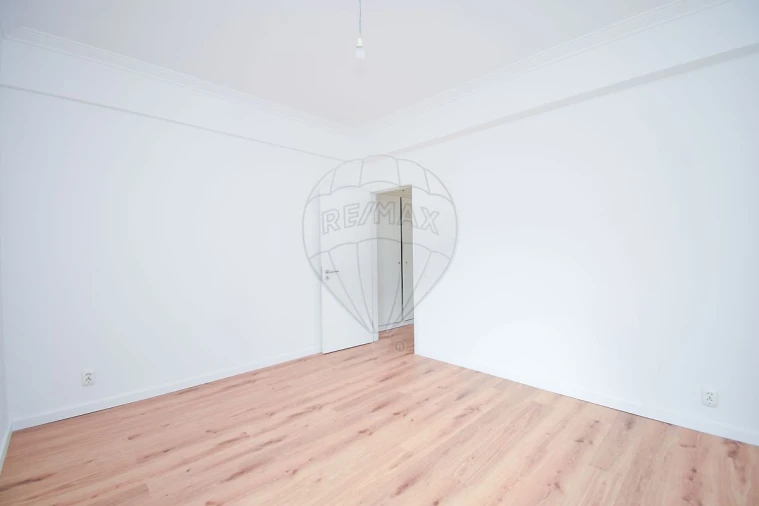 Apartamento T2 para Arrendamento em Agualva e Mira-Sintra Foto 2