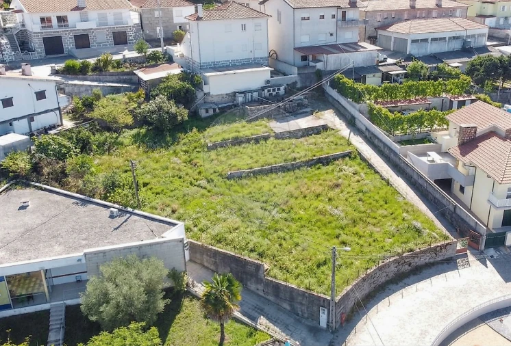 Terreno para Venda em São Tomé de Negrelos Foto 3