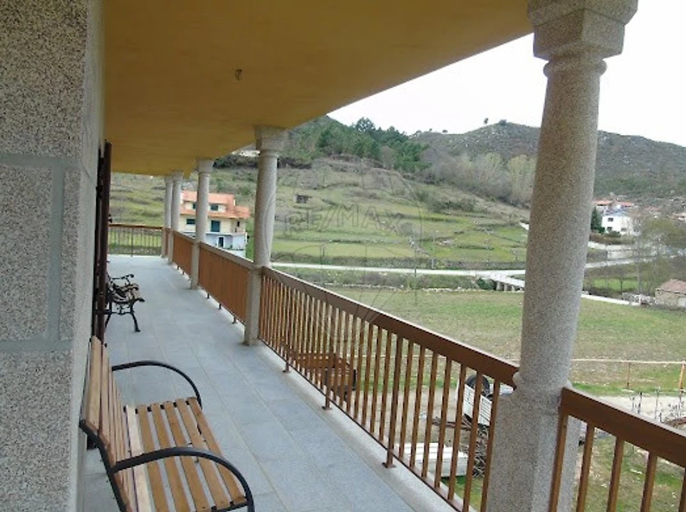 Moradia T4 para Venda em Tinhela e Alvarelhos Foto 4