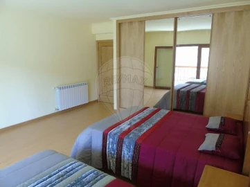 Moradia T4 para Venda em Tinhela e Alvarelhos