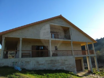 Moradia T4 para Venda em Tinhela e Alvarelhos