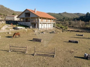 Moradia T4 para Venda em Tinhela e Alvarelhos