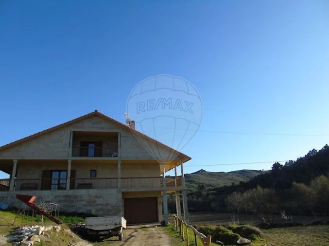 Moradia T4 para Venda em Tinhela e Alvarelhos Foto 2