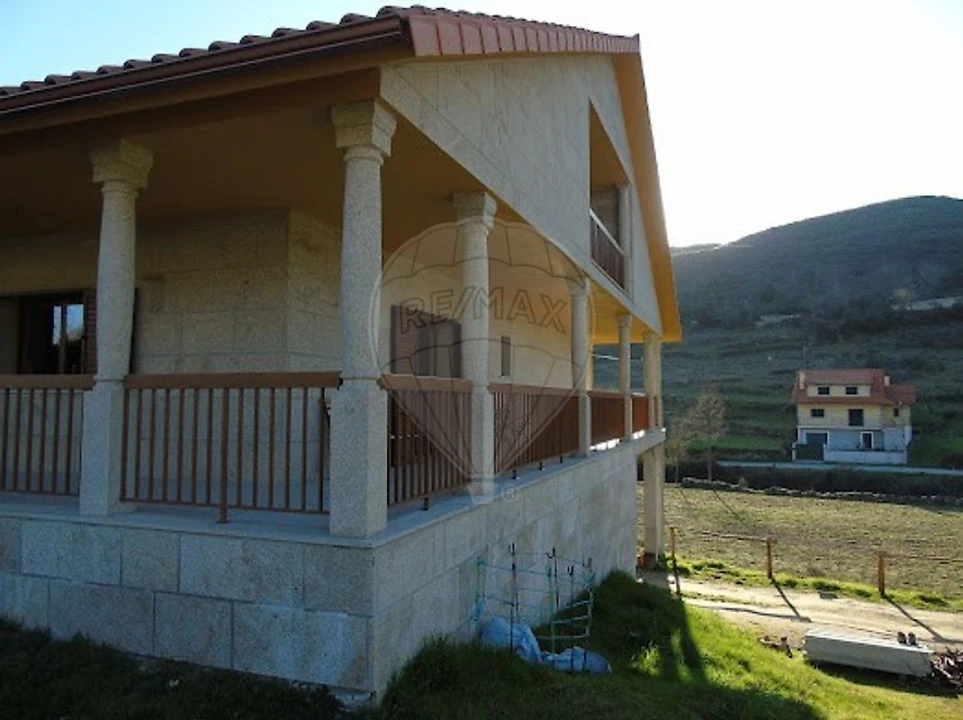 Moradia T4 para Venda em Tinhela e Alvarelhos Foto 6