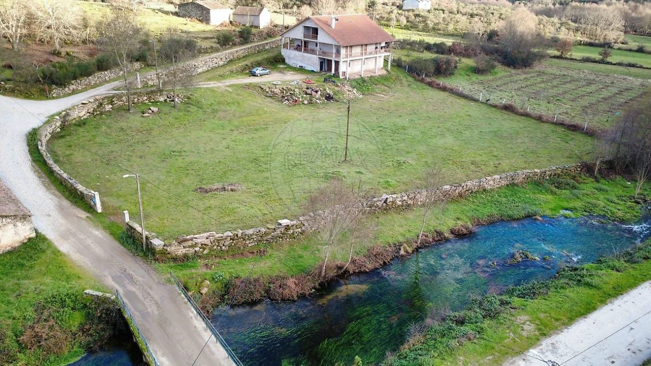 Moradia T4 para Venda em Tinhela e Alvarelhos Foto 10