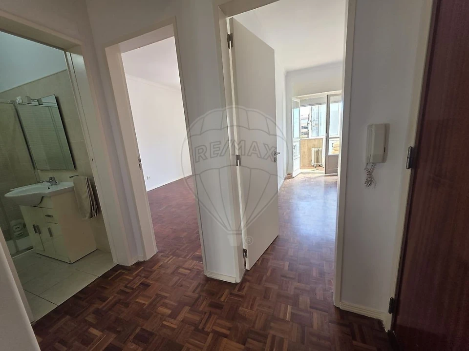 Apartamento T2 para Venda em Cacém e São Marcos Foto 1