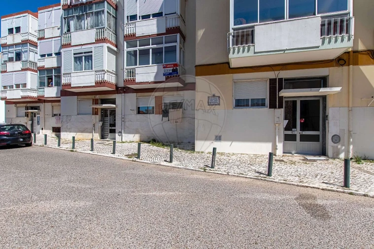 Apartamento T2 para Venda em Cacém e São Marcos Foto 7