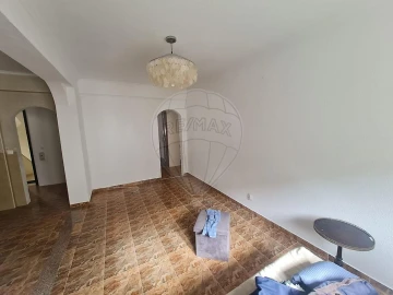 Apartamento T3 para Arrendamento em Póvoa de Santa Iria e Forte da Casa