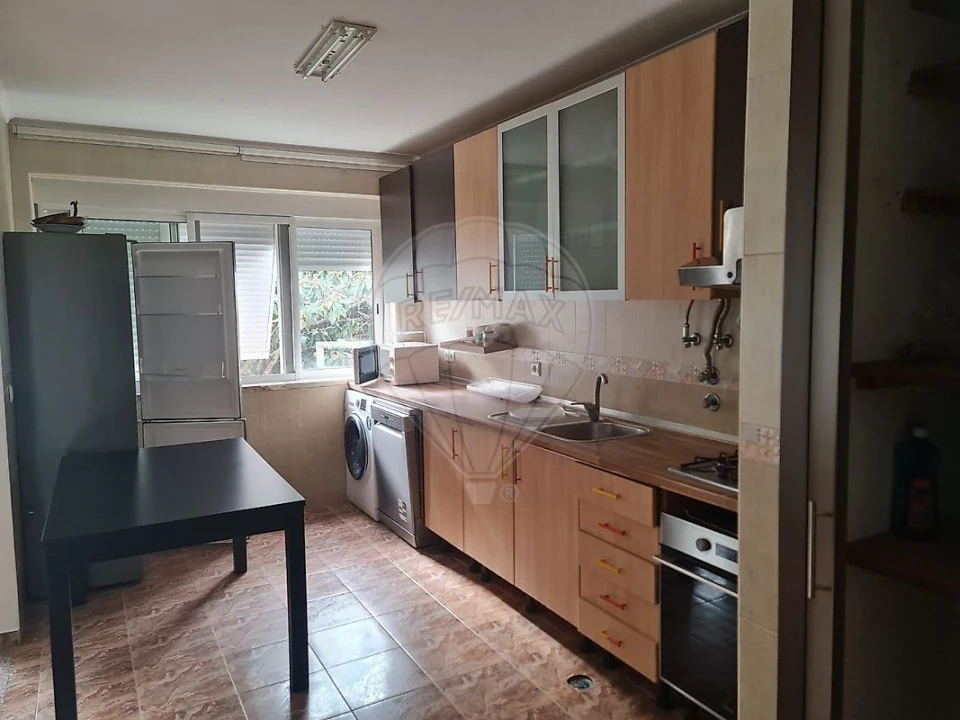 Apartamento T3 para Arrendamento em Póvoa de Santa Iria e Forte da Casa Foto 2