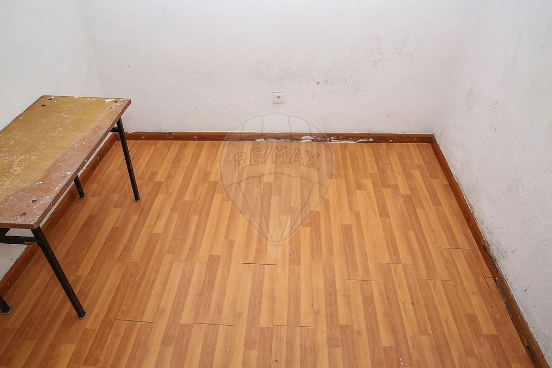 Moradia T2 para Venda em Arranho Foto 12