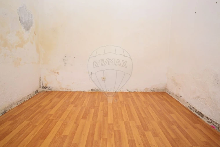 Moradia T2 para Venda em Arranho Foto 14