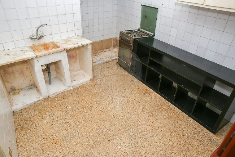 Moradia T2 para Venda em Arranho Foto 16