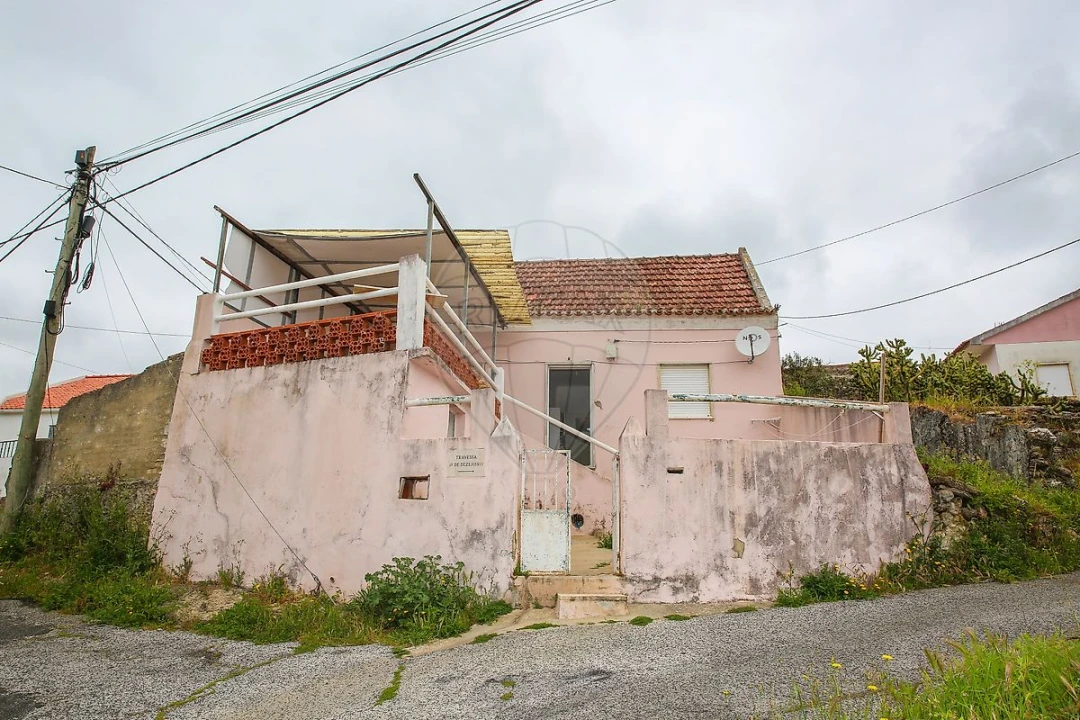 Moradia T2 para Venda em Arranho Foto 3