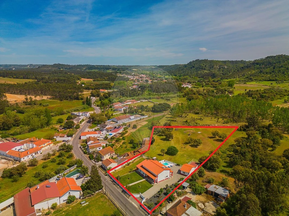 Moradia T3 para Venda em Rio Maior Foto 1