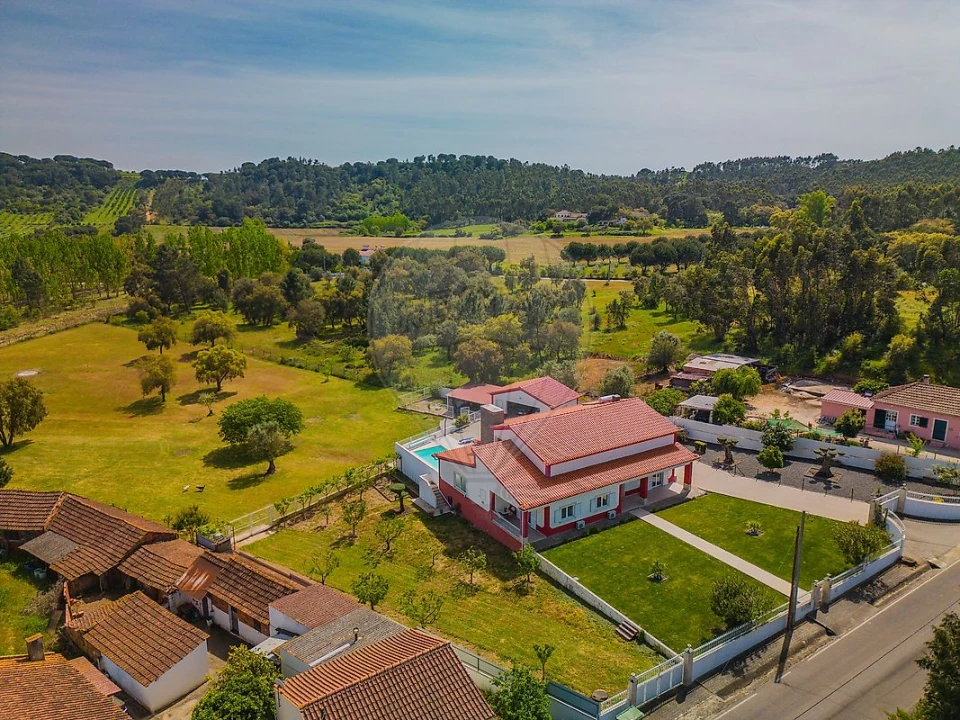 Moradia T3 para Venda em Rio Maior Foto 2