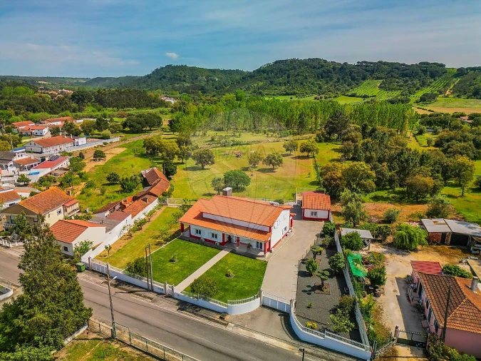 Moradia T3 para Venda em Rio Maior Foto 4