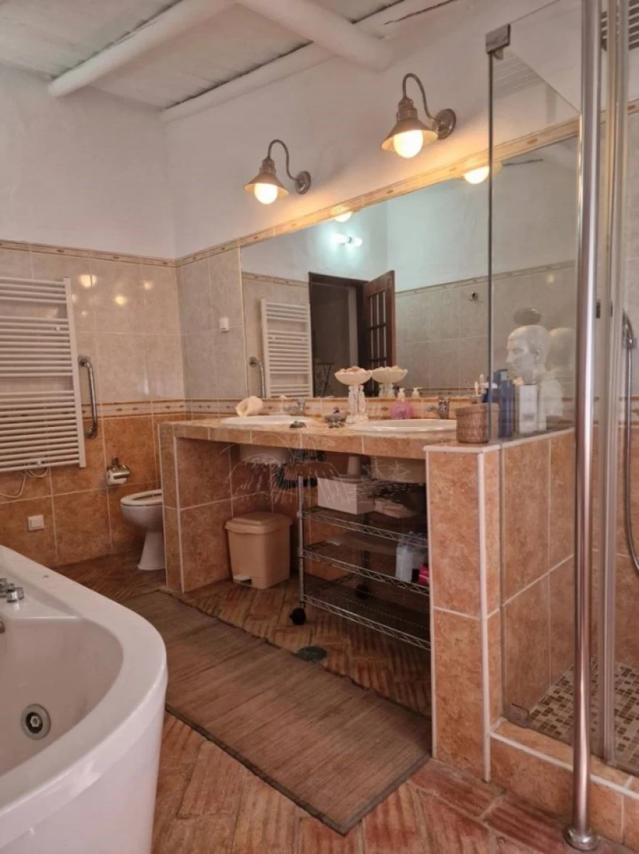 Quinta T4 para Venda em São Brás de Alportel Foto 40