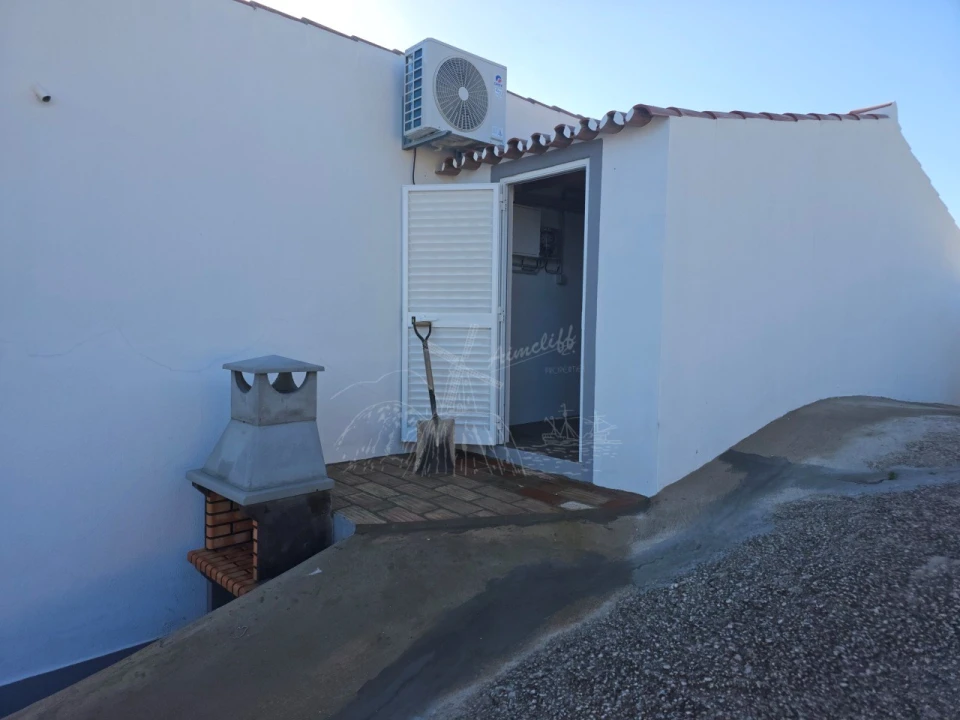 Quinta T4 para Venda em Santa Catarina da Fonte do Bispo Foto 16