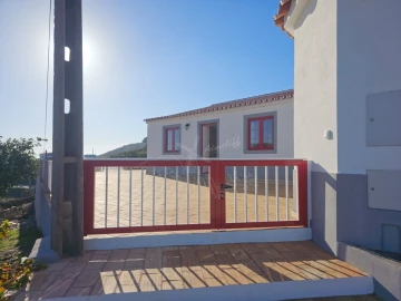 Quinta T4 para Venda em Santa Catarina da Fonte do Bispo