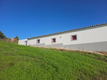 Quinta T4 para Venda em Santa Catarina da Fonte do Bispo