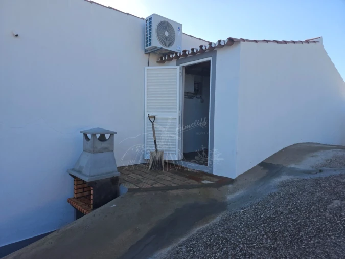 Quinta T4 para Venda em Santa Catarina da Fonte do Bispo Foto 16