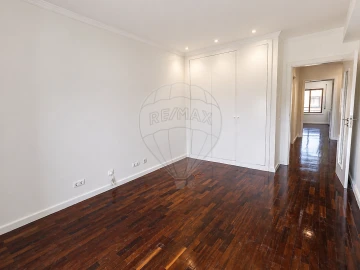 Apartamento T3 para Venda em Cidade da Maia