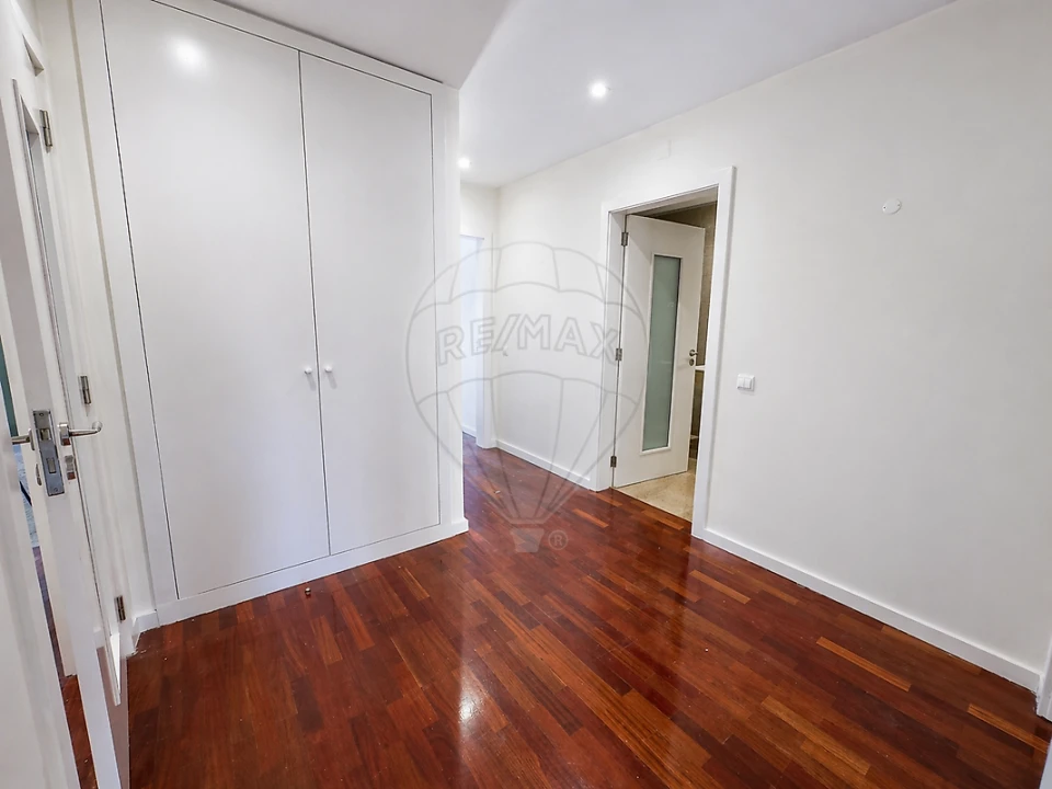 Apartamento T3 para Venda em Cidade da Maia Foto 10