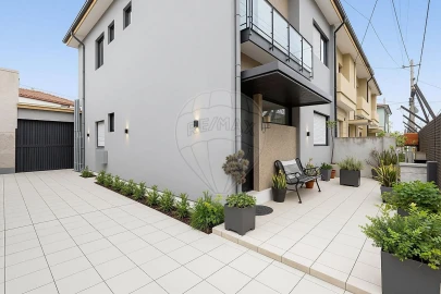 Moradia T4 para Venda em Mafamude e Vilar do Paraíso