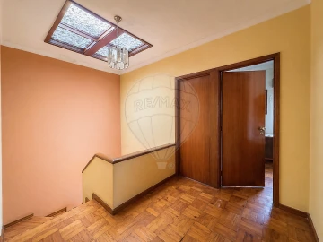 Moradia T4 para Venda em Mafamude e Vilar do Paraíso